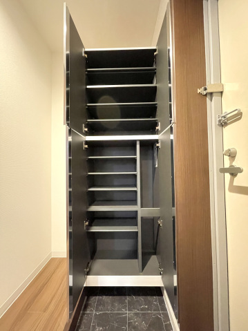 スカイラシクラス平和台101号室 シューズボックス