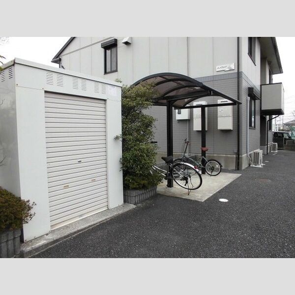 エメラルド 駐輪場