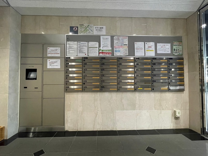 グリフィン横浜・ポートサイド11階 宅配ボックス・メールコーナー