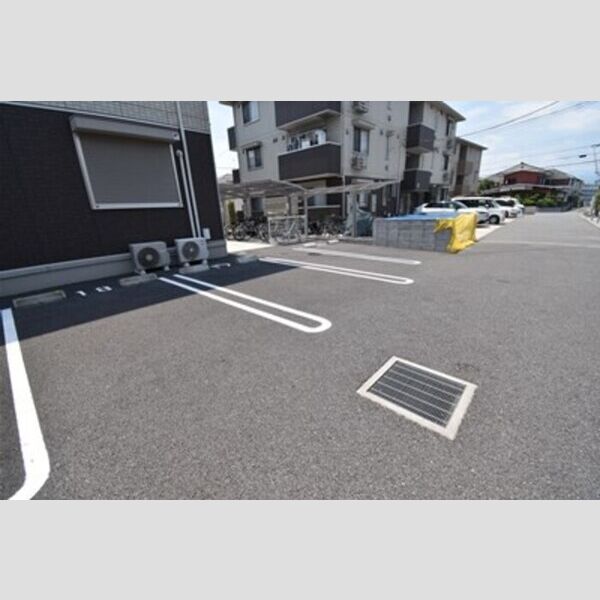 Lupinus　A棟 駐車場