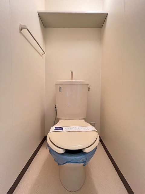 レジディア中野富士見台2階 トイレ