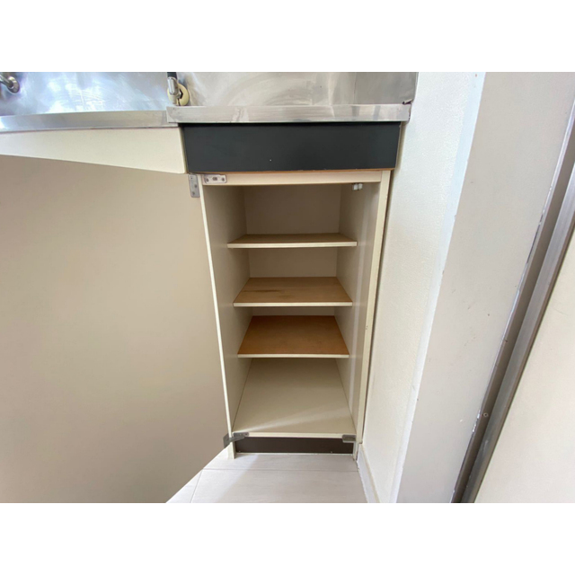 リコリスA 内観