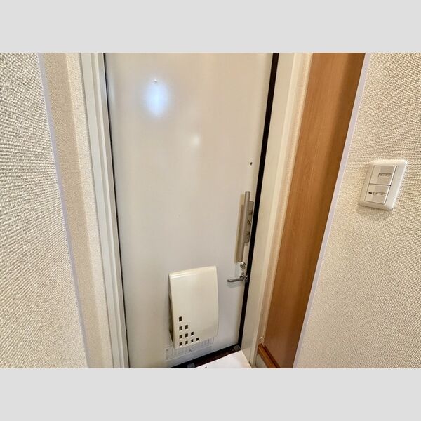 グランメール102号室 玄関