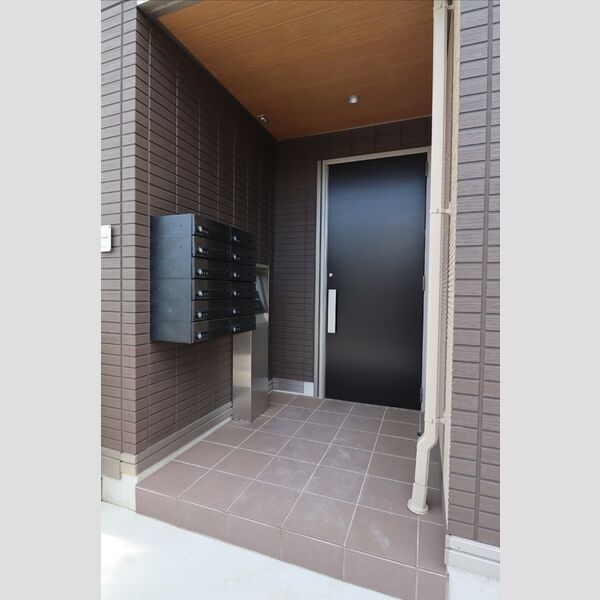 アヴァンス東大泉A エントランス