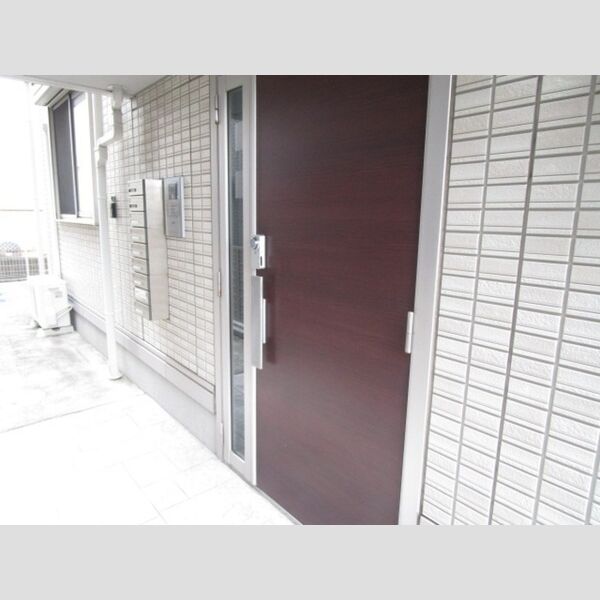 グランシャリオ オートロック付きエントランス