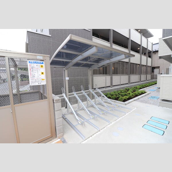 ピラタスXVI306号室 ★駐輪場★