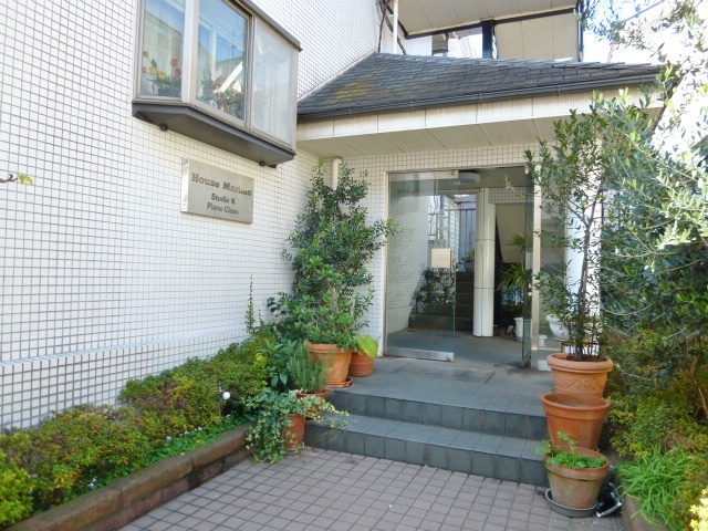 ＨｏｕｓｅＭａｒｉｍｏ 緑のあるエントランスです