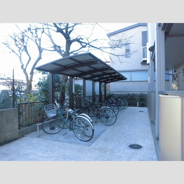 リブェール 駐輪場