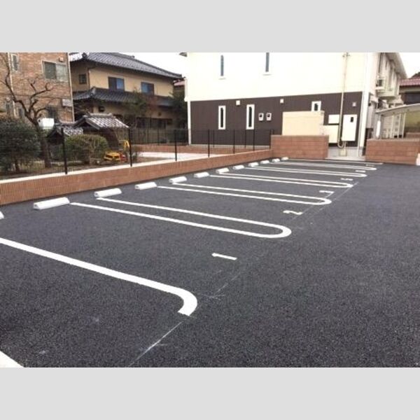 エストルピナス 駐車場