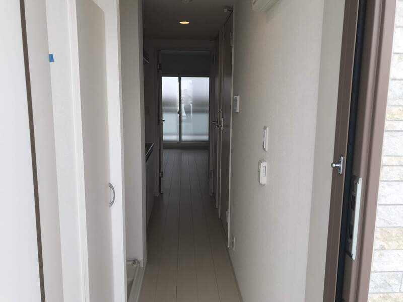 リブリ・ラヴィアンローズ・国立2階 玄関