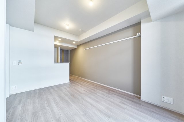 プラウドフラット三越前イースト404号室 リビング