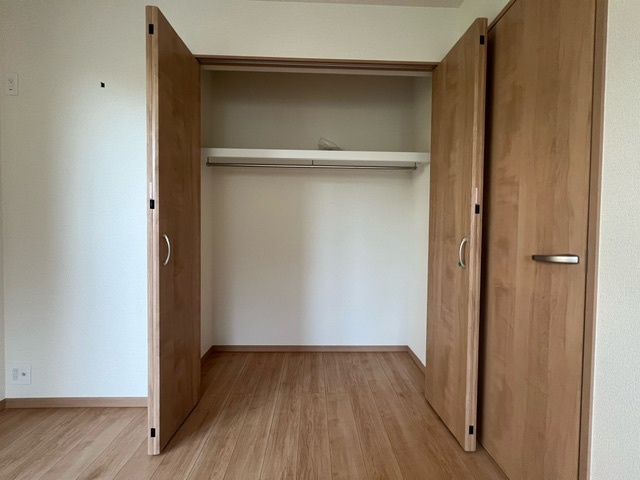 パークサイドC号室 収納