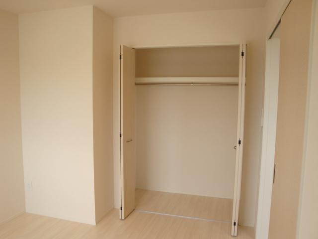 レーベン・ハイム美園５ クローゼット