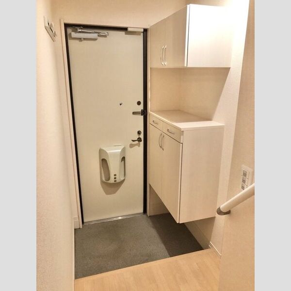 グランモア柳川202号室 ★居室ど独立、1階が玄関です★