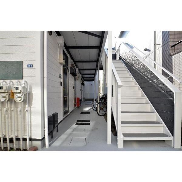 エステートピア金沢文庫203号室 エントランス