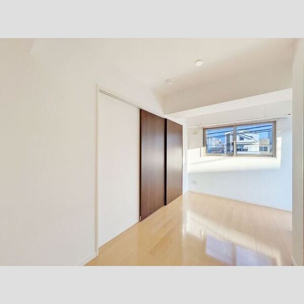 ラフレ東川口201号室 洋室