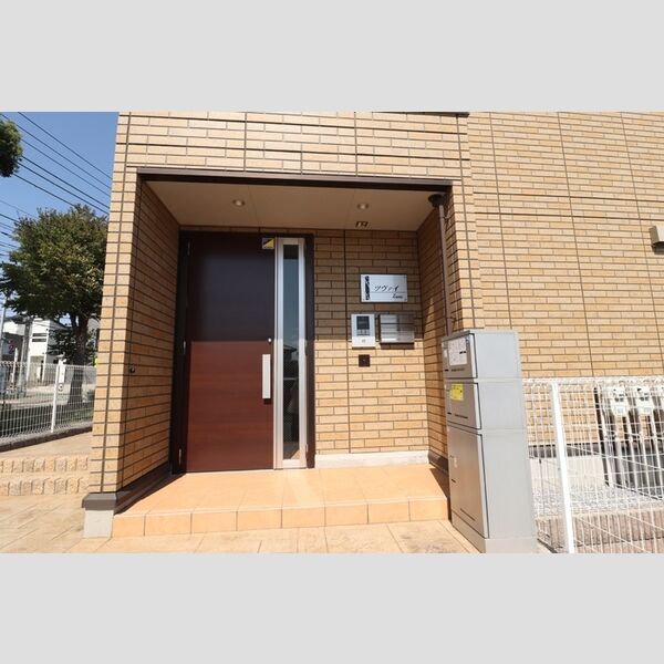 ツヴァイ エントランス