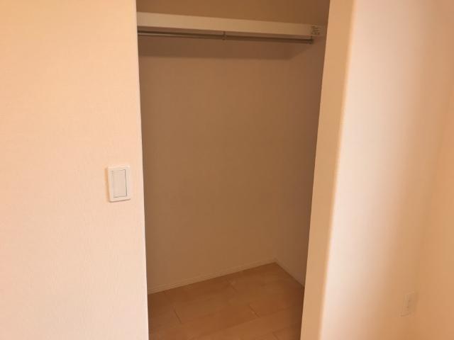 ルアナ201号室 ウォークインクローゼット