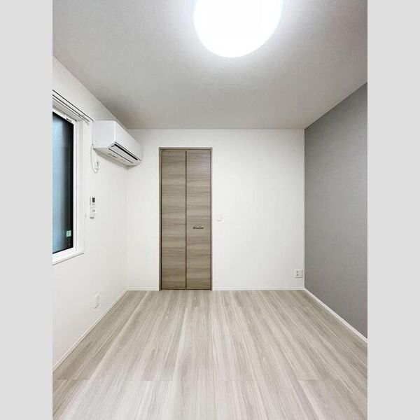 セレスティア興野102号室 洋室