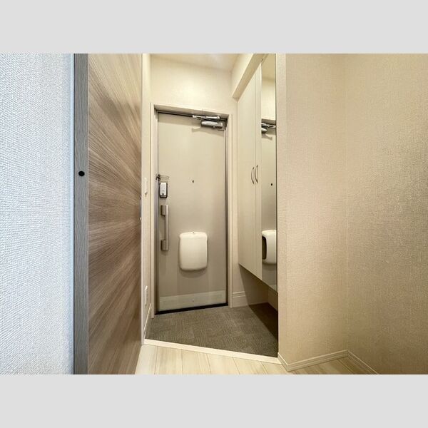 クレールコート井土ヶ谷 玄関