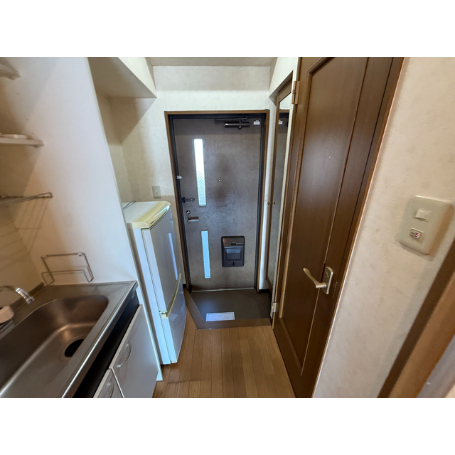 エトワールチヒロ203号室 玄関