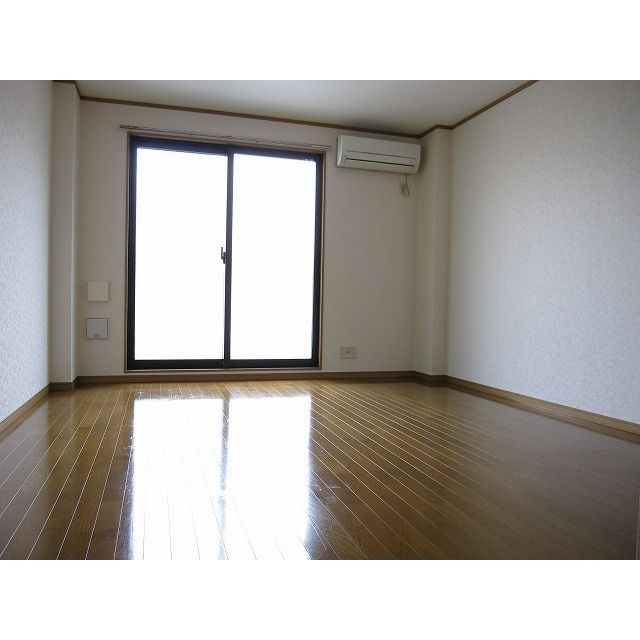 アンプルール フェール 加茂宮 リビング