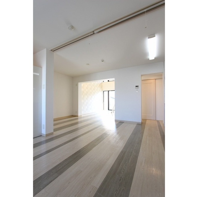 ポム・ドゥ・パン302号室 リビング