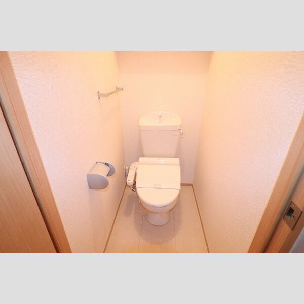 コンフォルターブル　B棟 トイレ　温水洗浄暖房便座