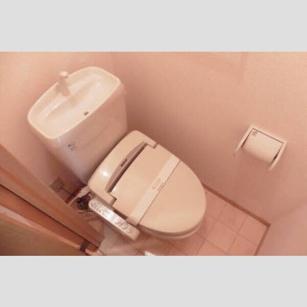 サンベルテ菅沼　Ⅰ105号室 温水洗浄便座は必須ですね♪