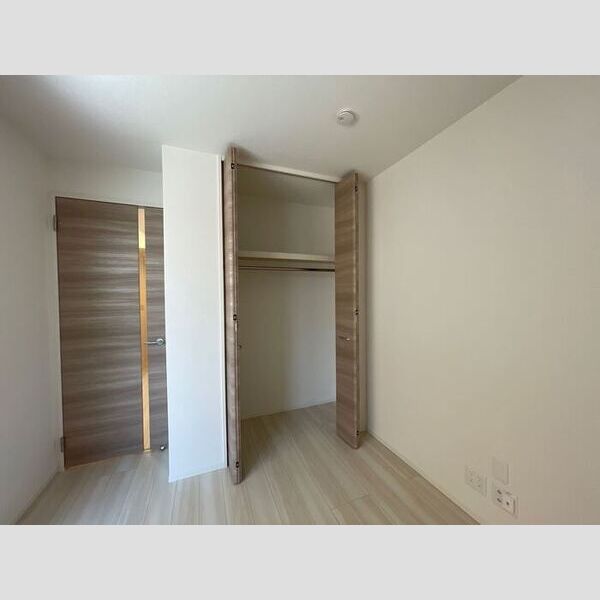 アヴァンス青井 クローゼット