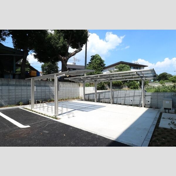 コリーヌ 駐輪場