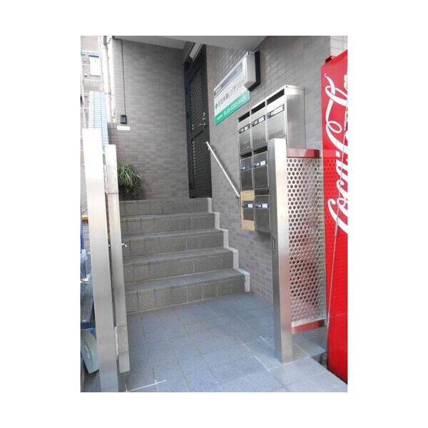 安藤ビル402号室 エントランス