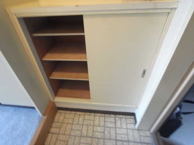 ライオンズマンション西新宿第７8階 靴入