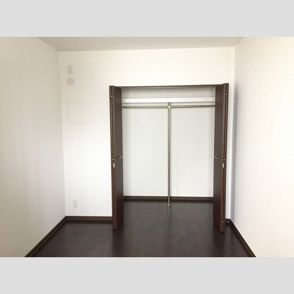 桜コート 洋室　クローゼット