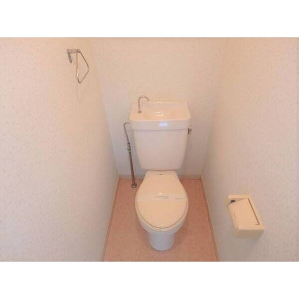 ローズシャトル1号館0302号室 トイレ