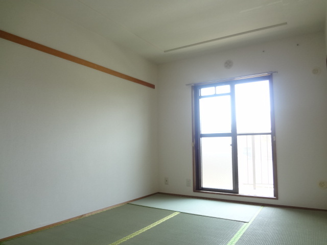 ベルデュール大泉 居室2