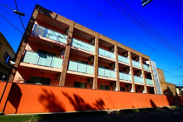 Ｃａｌｏｎ・Ｓｅｇｕｒ 外観