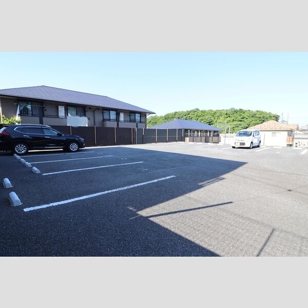 アリオス ガルソニエラ 駐車場