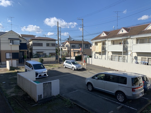 エクセレンス湘南台 駐車場