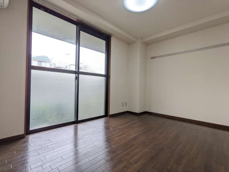 エクセレンス宮崎12号室 リビング