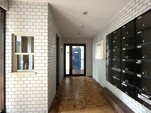 スカイコート三鷹2階 エントランス