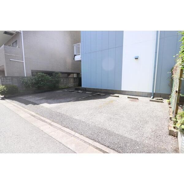 トキ弐番館 駐車場