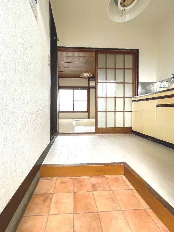 プレステージ伊勢原 玄関