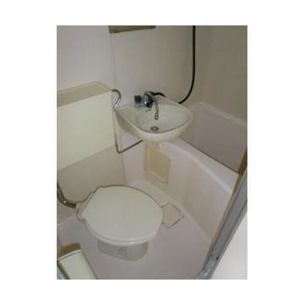 ベルシティ川口1号棟108号室 トイレ