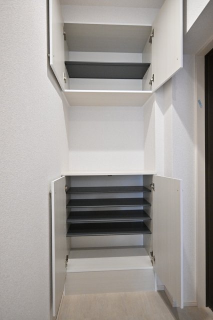 エルミ上落合1階 収納