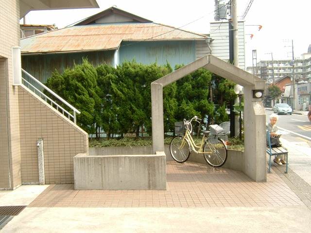 MACコート金沢文庫4階 エントランス