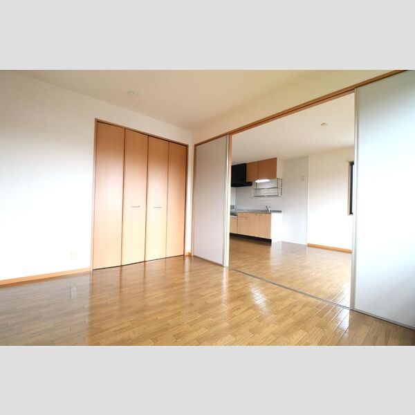 サンライズ　B202号室 洋室6帖からLDK