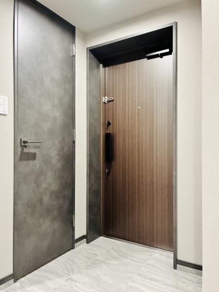 コンポジット早稲田鶴巻町5階 玄関