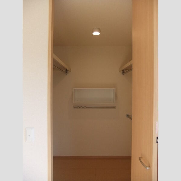 キャトル・セゾン102号室 収納