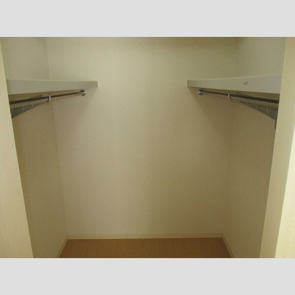 スプリングフォレスト　B ウォークインクローゼット